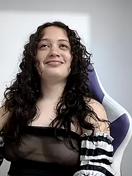 Alana_444のウェブカメラショー