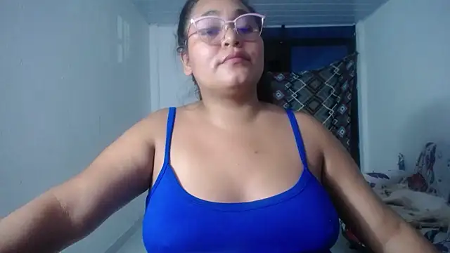 sirena_15 élő XXX-chatje