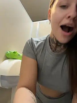 KishaMur élő XXX-chatje