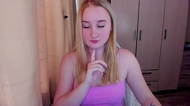 KeiraNightのライブXXXチャット