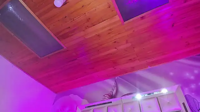 emili_clark 웹캠 쇼