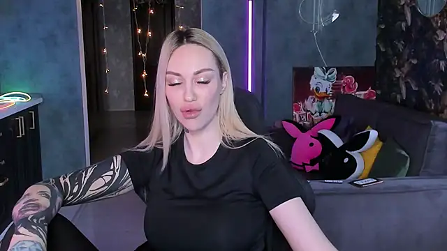 XXX chat uživo modela Blckmirrorr