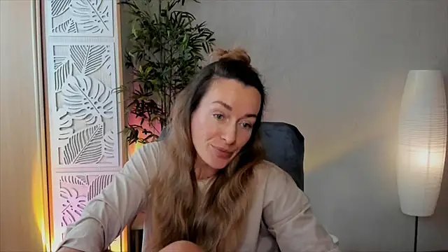 RebeccaMartinezのライブXXXチャット