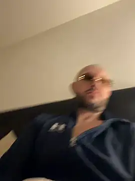 Chatroom XXX en direct de Guitccch