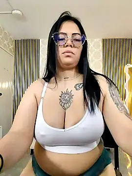 martinna_tay Chat XXX live