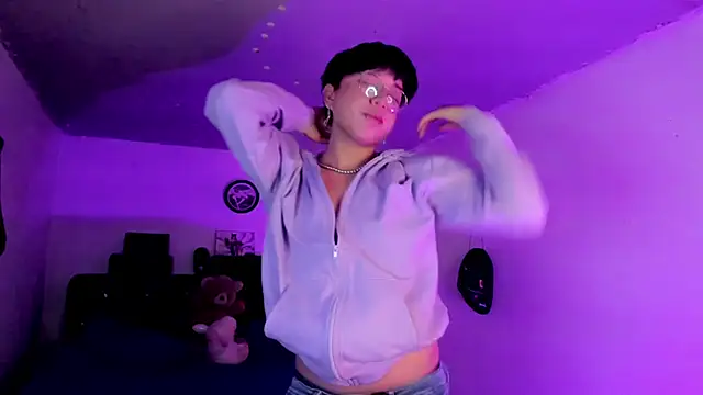 AnggelONfireeのライブXXXチャット