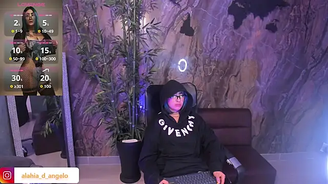 Chat +18 de Alahia_Dangelo ao vivo