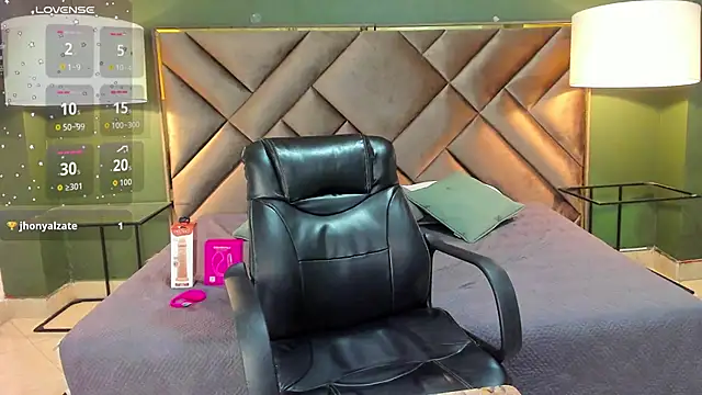 Salvattore_Muller: онлайн-секс-чат