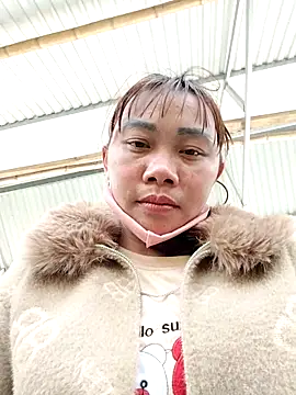 Bella-222 élő XXX-chatje