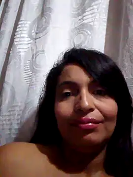 Lia_Phone Show in webcam