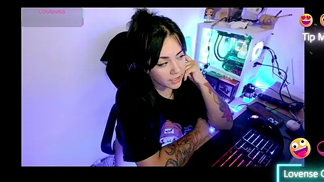 XXX chat uživo modela PinkDenial