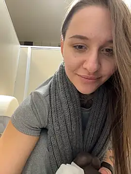 KishaMur Adlı Modelin Canlı XXX Sohbeti