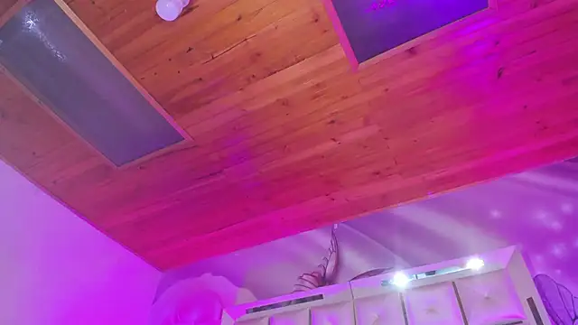 emili_clark 웹캠 쇼