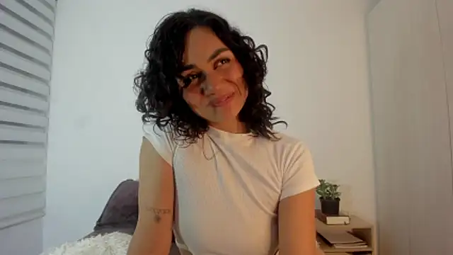 دردشة AmaraOsteen الجنسية المباشرة