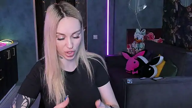 XXX chat uživo modela Blckmirrorr