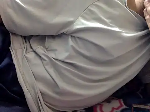 Precumboner webkamerás műsora