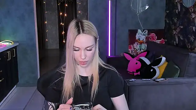 Blckmirrorr: онлайн-секс-чат