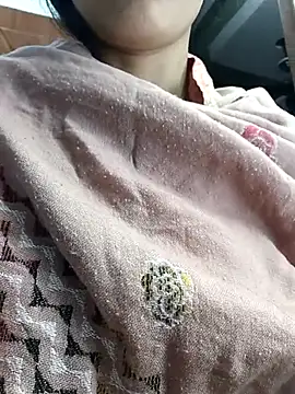 PUNAM456 লাইভ XXX চ্যাট