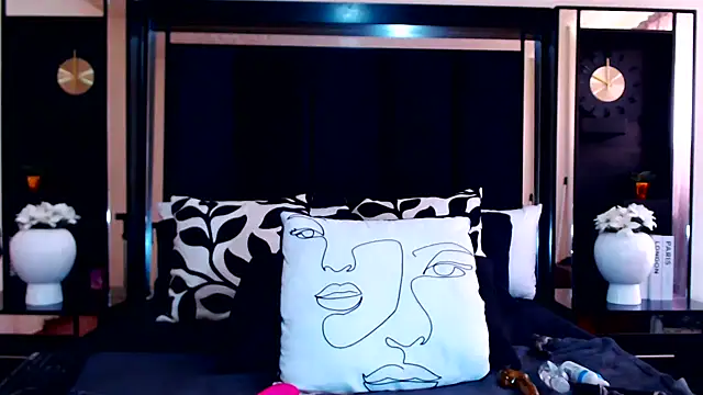 MONSTERTITS44DDD 现场XXX聊天