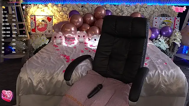 FoxyShy Chat XXX in diretta