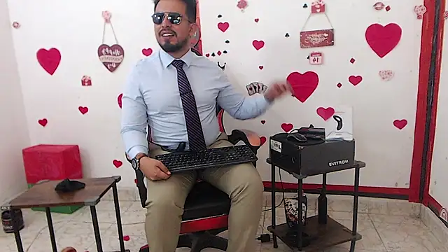 Chat XXX en directo de KalethBigDick