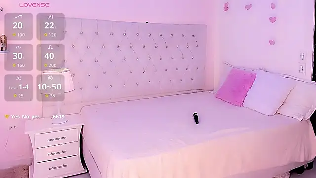 Michell_simons Show in webcam