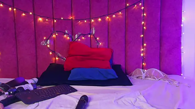 RominaaReyes' Live XXX Chat