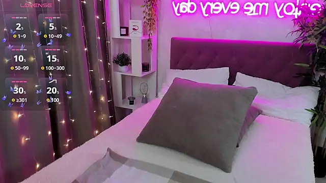 FeralPeach 现场XXX聊天