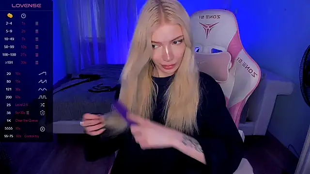 AnyaTaylor_ Chat XXX in diretta