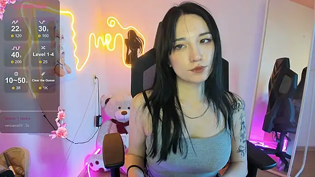 AliceeinWonderlandddのライブXXXチャット