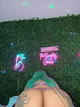 Chat +18 de RenaThickAss ao vivo