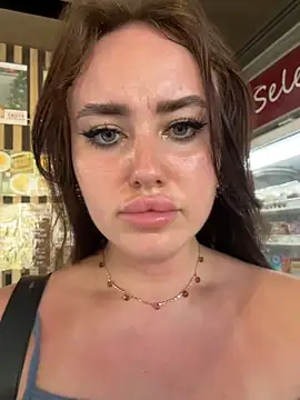 KiraSunshine Adlı Modelin Web Kamerası Şovu