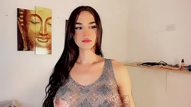 Show modela Shai_tsgirl_ na web-kameri