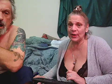 Victoria121565 现场XXX聊天