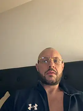 Guitccch Chat XXX live