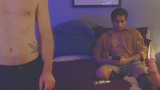 NWBuiltのライブXXXチャット