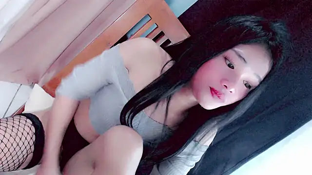 Amomentoflust99 webkamerás műsora