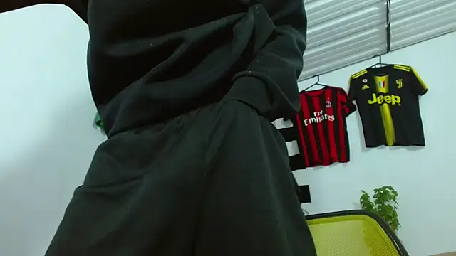 skinny23cm Adlı Modelin Web Kamerası Şovu