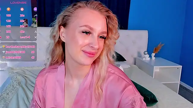 XXX chat uživo modela KiraRuiz