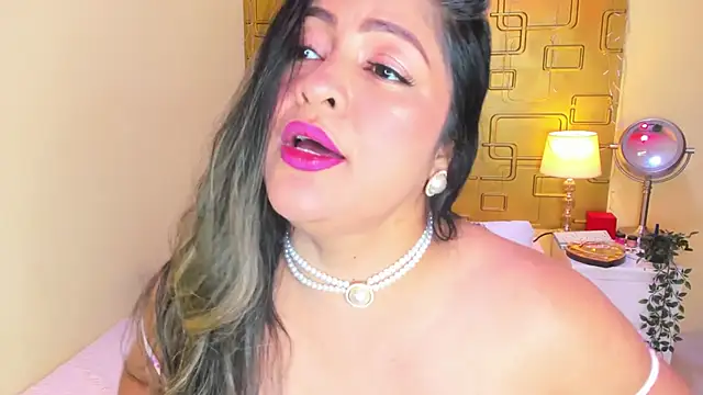 Chatroom XXX en direct de Julia_Haye