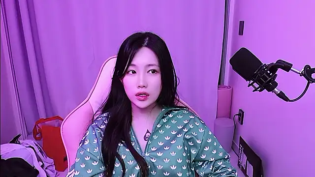 MISA_02 Adlı Modelin Canlı XXX Sohbeti