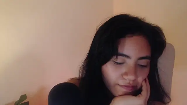 Mia_lali élő XXX-chatje