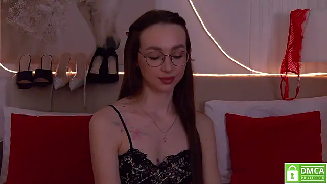 Emily_Simon live XXX chat