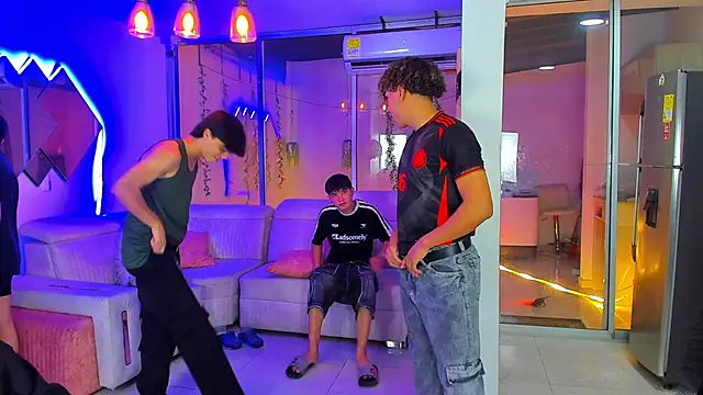 Houseofwarrios: απευθείας συνομιλία ΧΧΧ