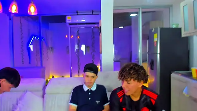 Pertunjukan Kamera Web Houseofwarrios