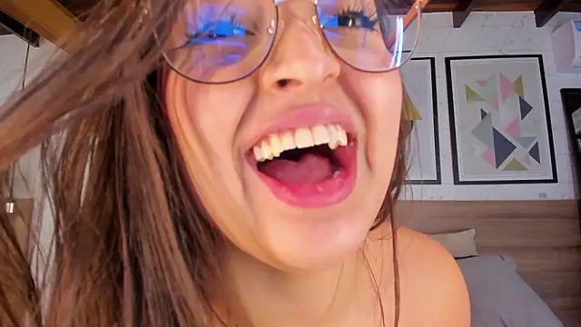 MiaKay1 Live XXX-Chat