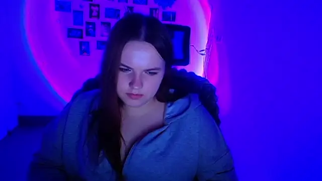 XXX chat uživo modela Kitty_Mia_Kitty