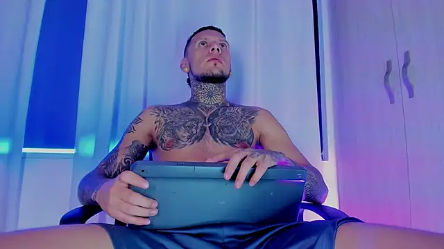 XXX chat uživo modela Kings_Ultimate