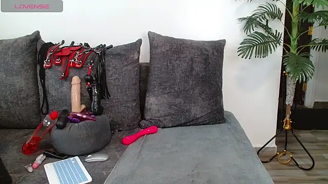 yummy_sweet_caramel Adlı Modelin Canlı XXX Sohbeti