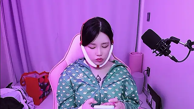 MISA_02 élő XXX-chatje